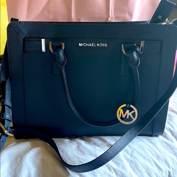 Michael Kors Handbags - Michael kors